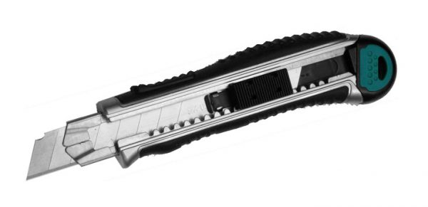 Nóż z ostrzem łamanym 18 mm +5 ostrzy w magazynku  STALCO  PERFECT